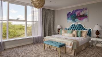 Suite (Ambassador) | Minibar, coffres-forts dans les chambres, bureau, chambres insonorisées