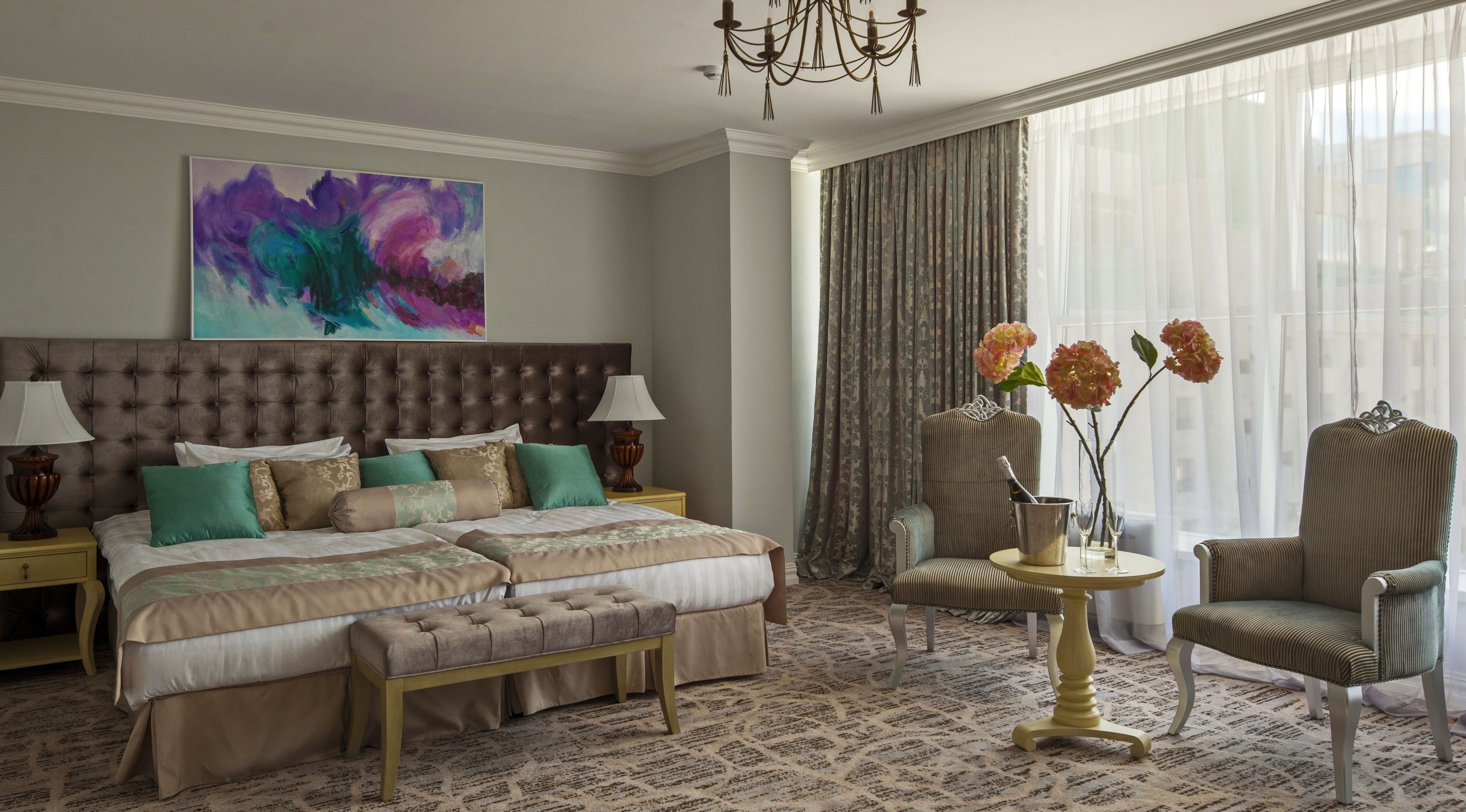 standard double or twin room | minibar, in-room safe, desk, soundproofing