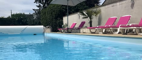 Outdoor pool, pool loungers