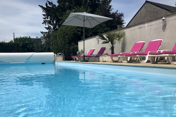 Outdoor pool, pool loungers