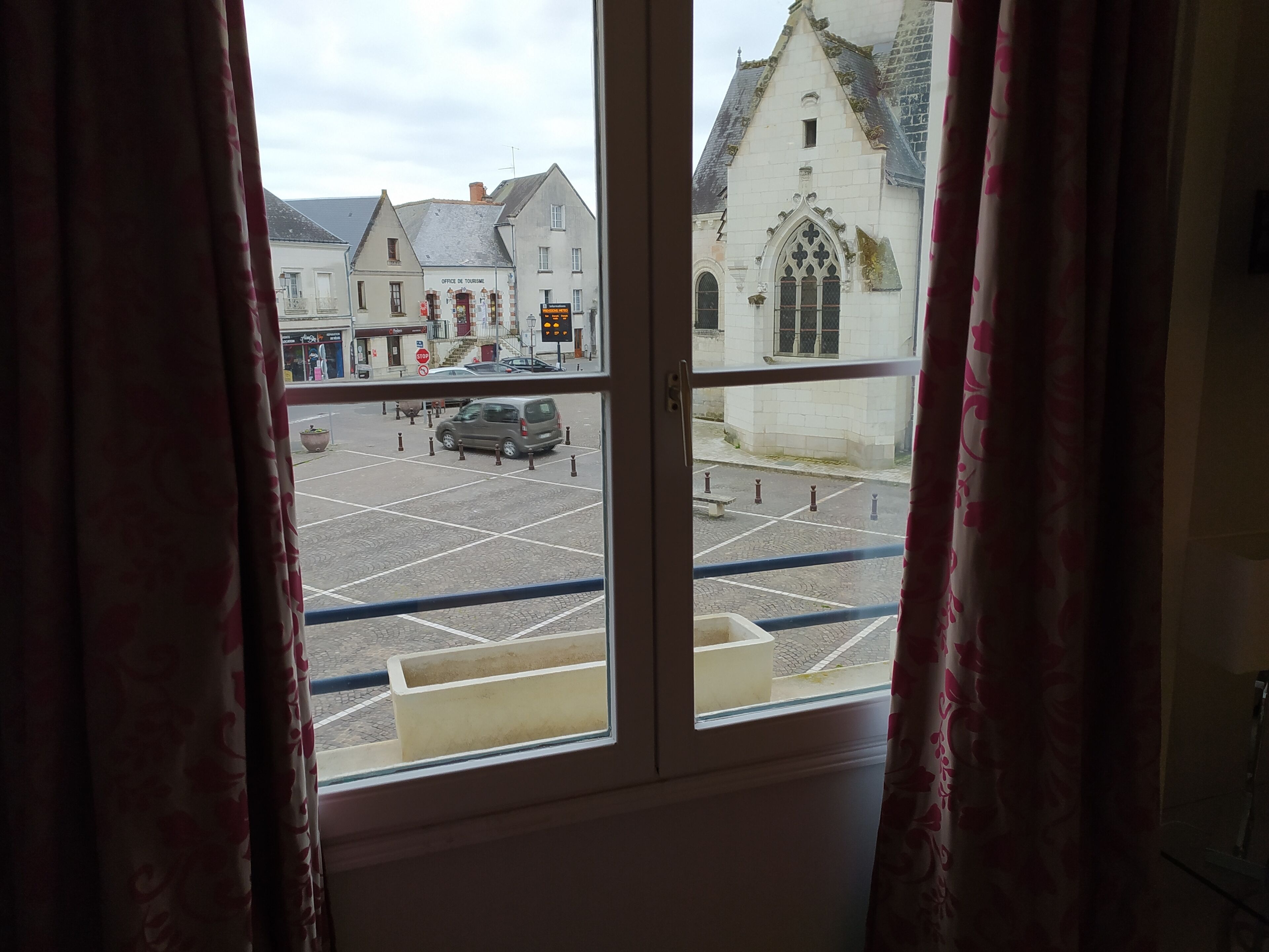 comfort suite | minibar, in-room safe, desk, soundproofing