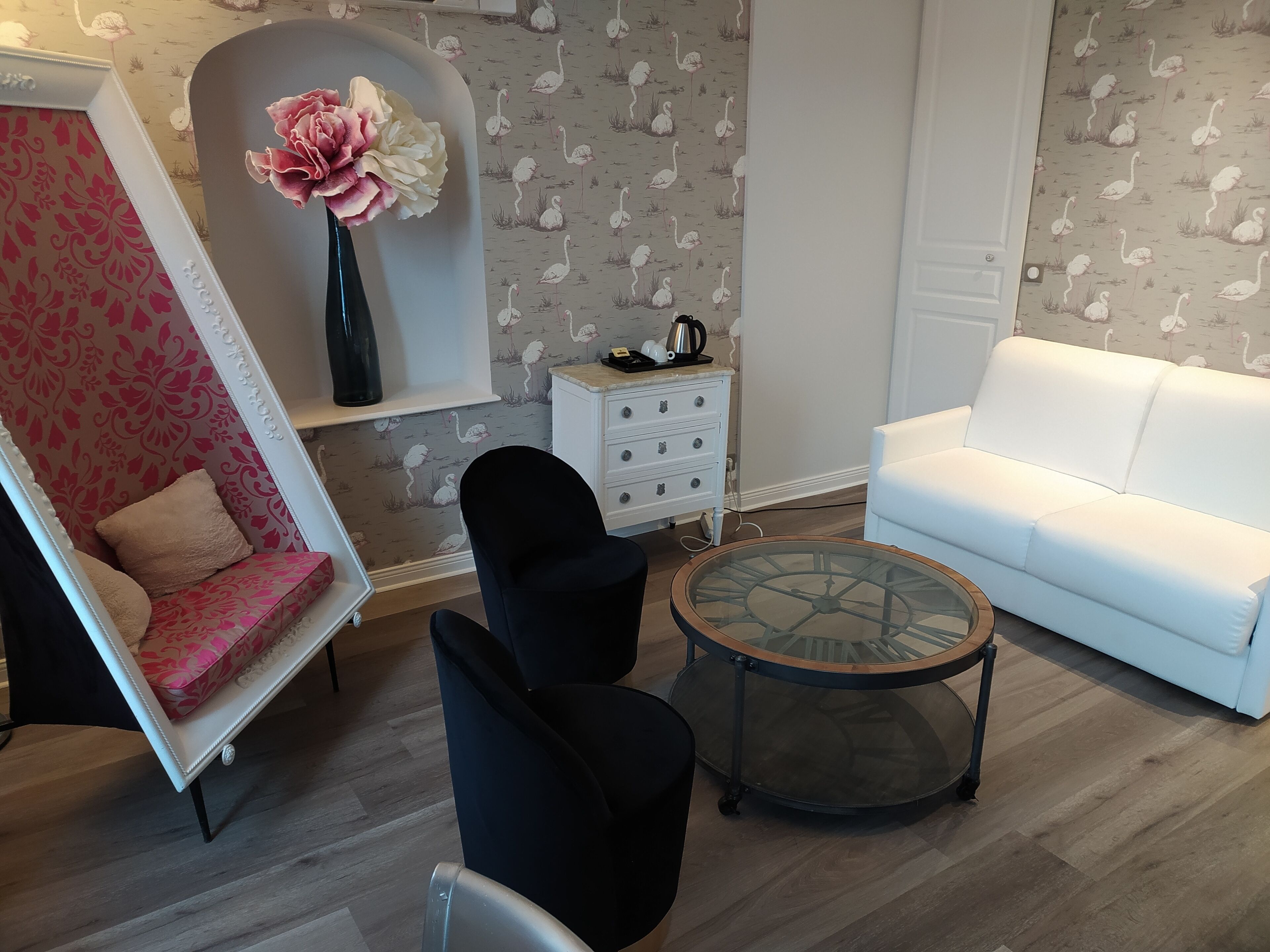 comfort suite | minibar, in-room safe, desk, soundproofing