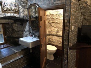 Kahden hengen classic-huone, kylpyhuone makuuhuoneen yhteydessä (The Knights Bedchamber)