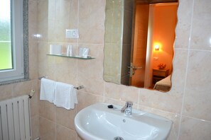 Double or Twin Room | Bathroom | Free toiletries, hair dryer, towels