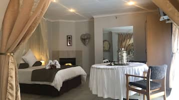 Honeymoon Suite | Egyptian cotton sheets, premium bedding, individually decorated, desk