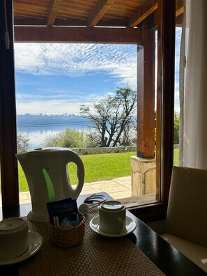 Premium bedding, in-room safe, free cribs/infant beds, free WiFi - Bahia Paraiso Apart & Suites (San Carlos de Bariloche)