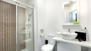 Studio Bisnis, 1 Tempat Tidur Queen, dapur kecil | Kamar mandi | Shower, perlengkapan mandi gratis, pengering rambut, dan handuk