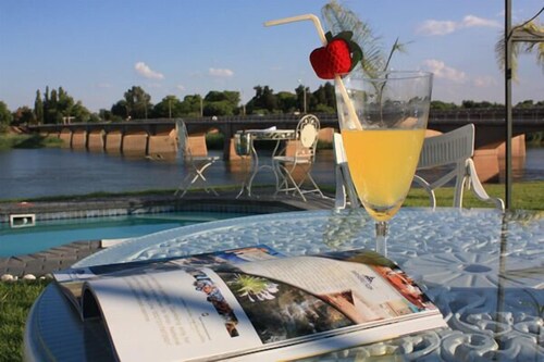 Belurana Collection River Manor