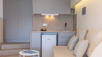 Standard Studio | Private kitchen | Fridge, stovetop, coffee/tea maker, electric kettle
