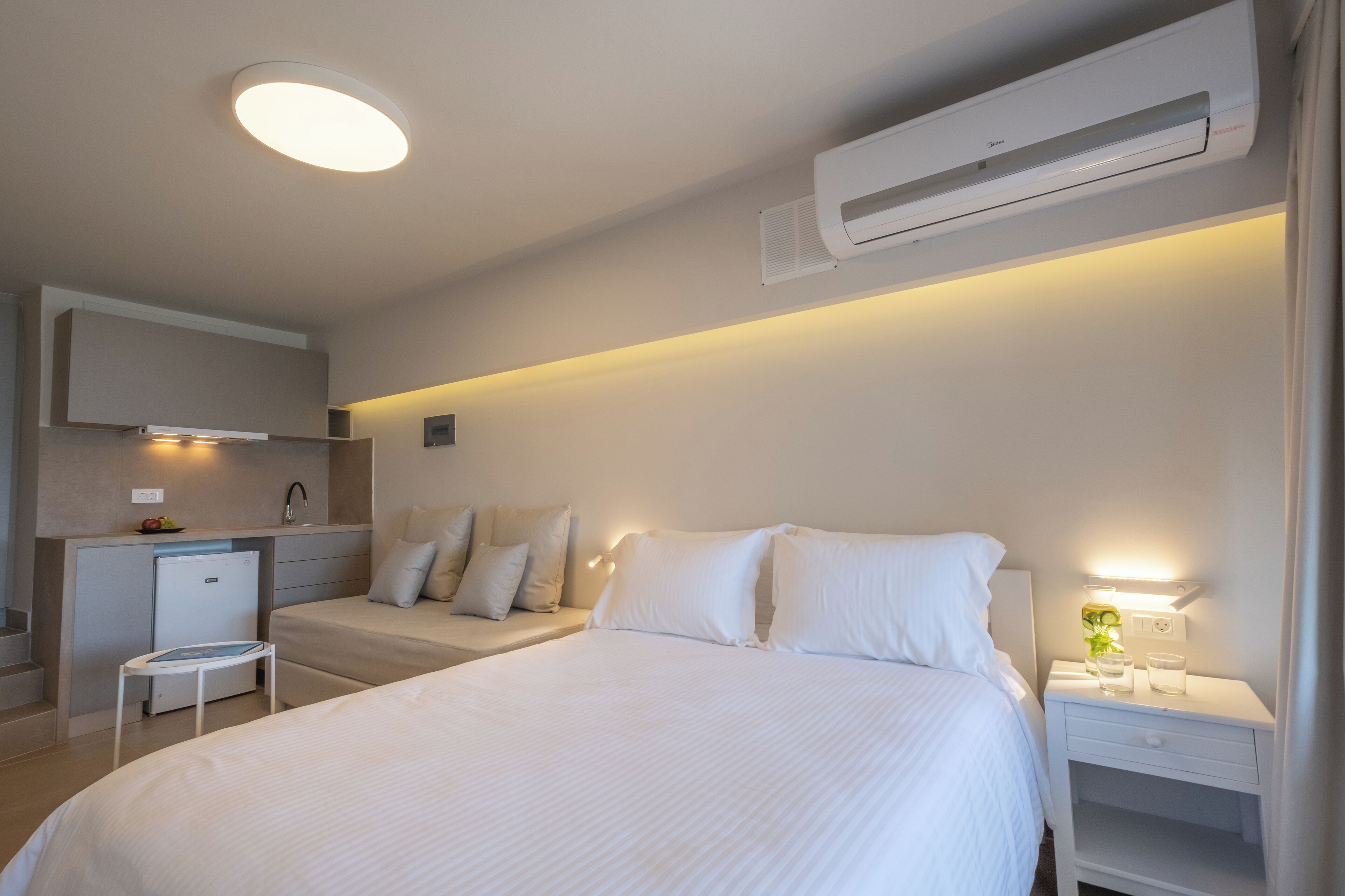 Standard-studiolejlighed | Pengeskab på værelset, mørklægningsgardiner, strygejern/strygebræt