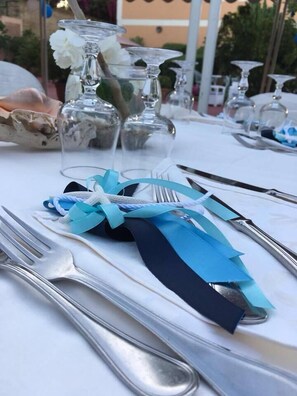 Lunch and dinner served, Italian cuisine