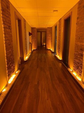 Khu tiếp tân spa