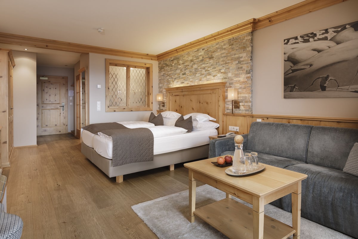 Double Room | 2 bedrooms, premium bedding, down comforters, minibar