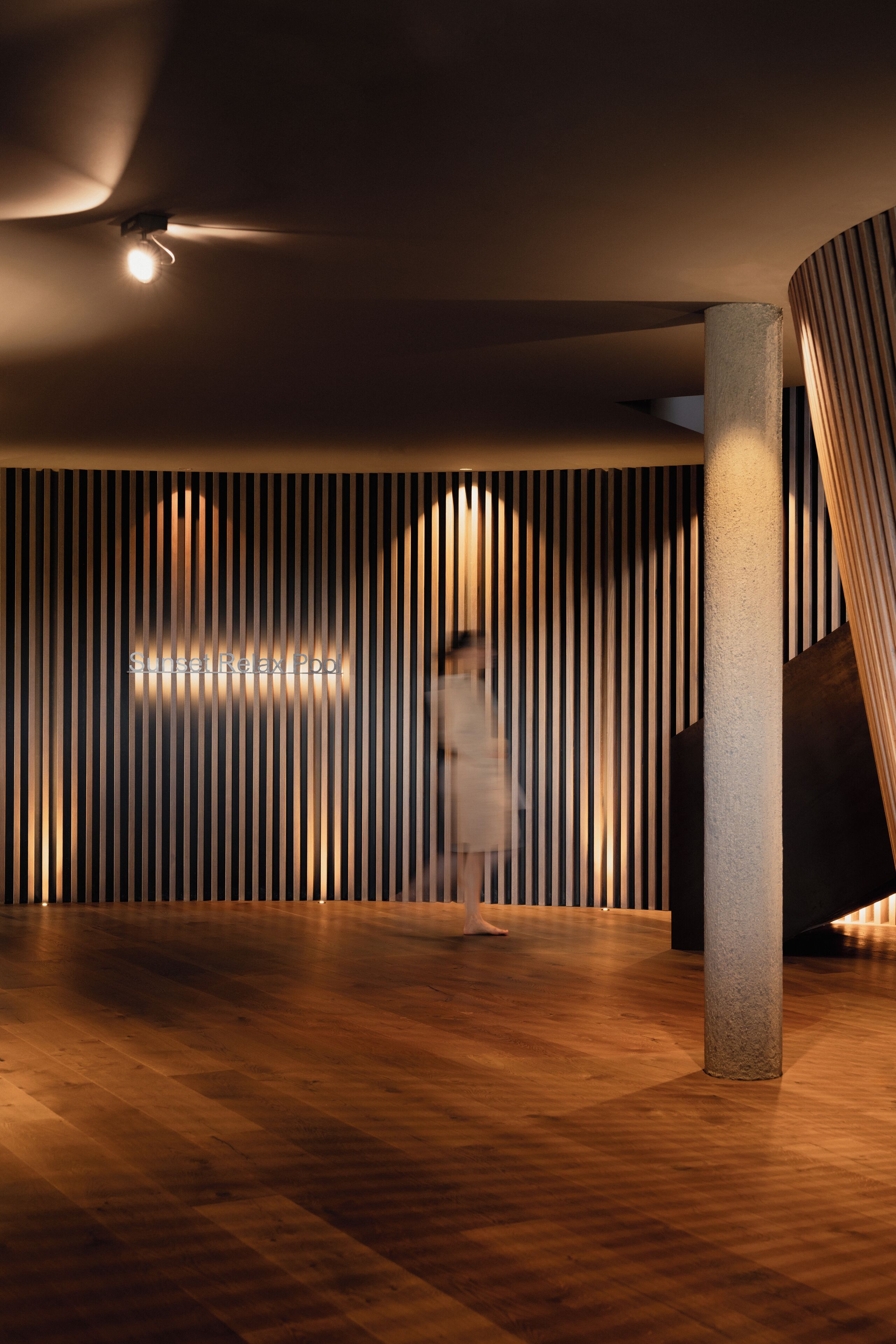 Couples treatment room(s), sauna, hot tub, steam room, body treatments