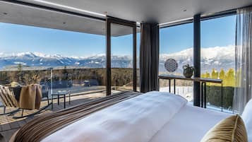 Villa de lujo, alberca privada | 2 habitaciones, ropa de cama de alta calidad, edredón y minibar