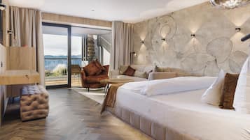 Family Suite | 2 bedrooms, premium bedding, down comforters, minibar
