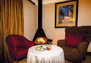 豪華雙人房 | 客房內保險箱、獨特裝潢、布置獨特、免費無線上網