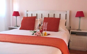 Chalé clássico, 1 quarto (Unit with Balcony) | Cofres nos quartos, individualmente decorados