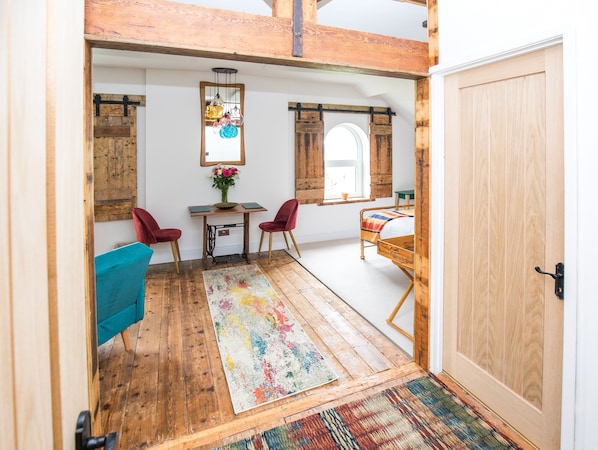 Exclusive Studio, Ensuite, Garden View (The Rafters)