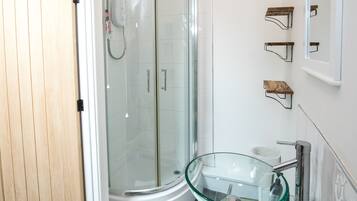 Exclusive Studio, Ensuite, Garden View (The Rafters) | Bathroom