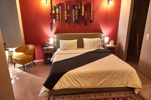 Deluxe Athenian Suite | 1 bedroom, premium bedding, minibar, in-room safe