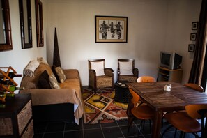 Living room - Rorkes Drift Lodge (Msinga)