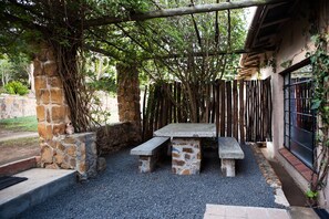 Terrace/patio - Rorkes Drift Lodge (Msinga)