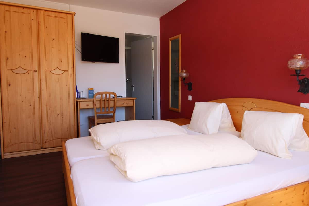 Standard Twin Room, 2 Katil Bujang (Single), Mountain View, Mountainside (HODZ) | Peti besi dalam bilik, Wi-fi, akses kerusi roda