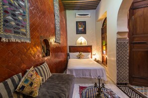 Habitación triple (Ifrane) | 2 dormitorios, caja fuerte, cunas (de pago) y wifi gratis