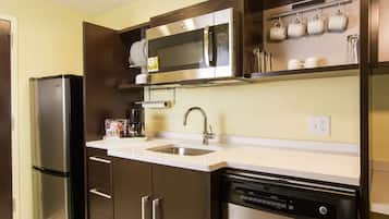 Full-sized fridge, microwave, dishwasher, coffee/tea maker