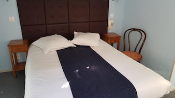Escritorio, tabla de planchar con plancha y cunas gratuitas