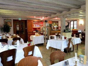 Lunsj og middag serveres, franske retter