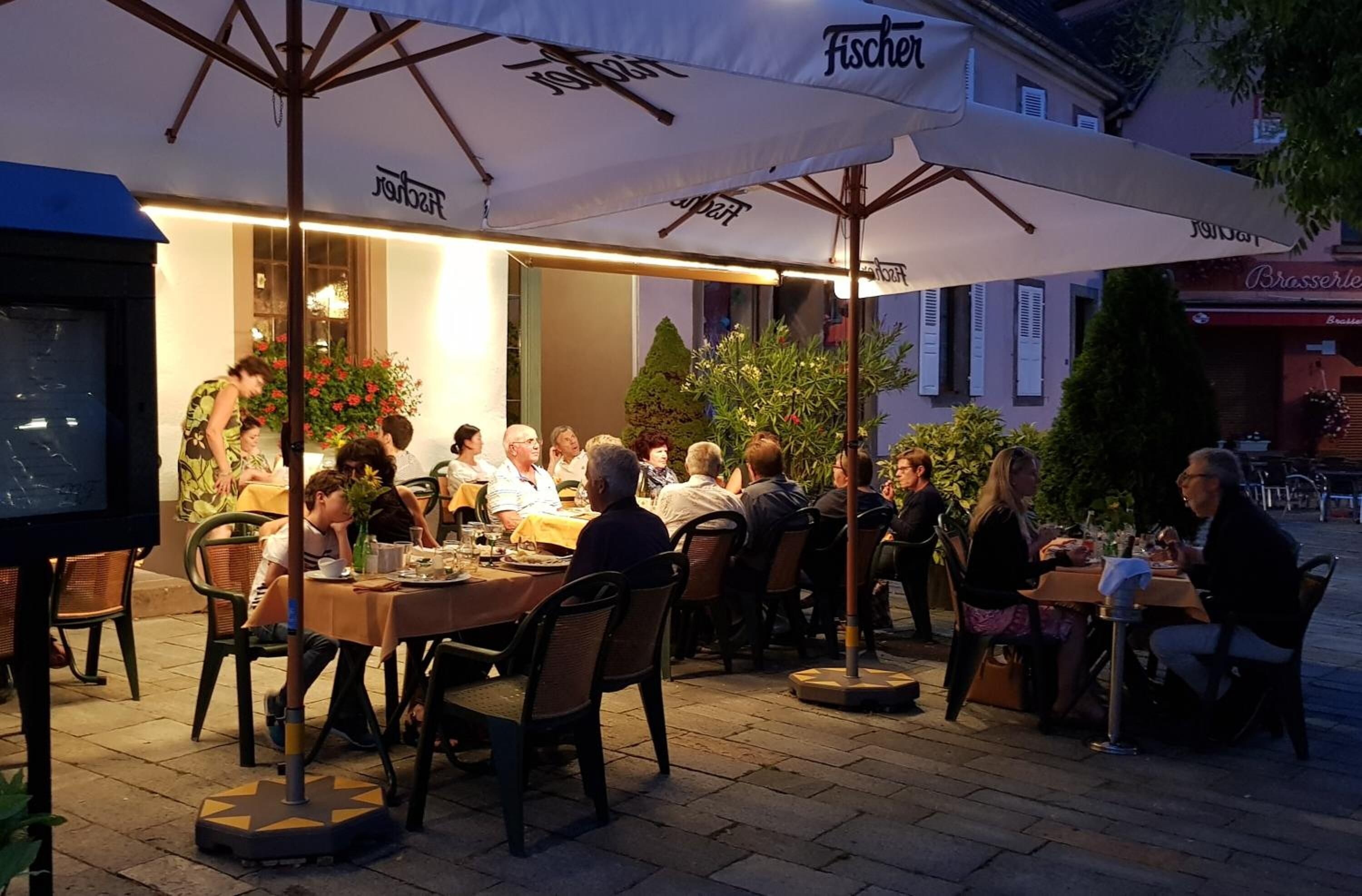 Lunch and dinner served, French cuisine