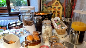 Kontinental frokost hver dag (mot et tillegg)