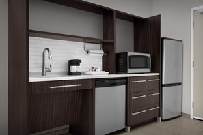 Full-sized fridge, microwave, coffee/tea maker - Home2 Suites by Hilton Denver International Airport (Denver)