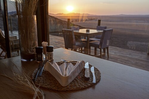 Kanaan N/a'an ku sê Desert Retreat