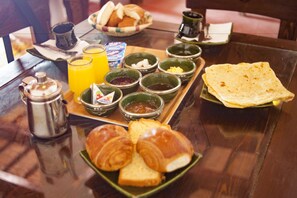 Desayuno buffet incluido todos los días 