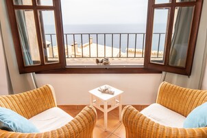 Junior Suite, 1 Double Bed | Memory foam beds, in-room safe, individually decorated