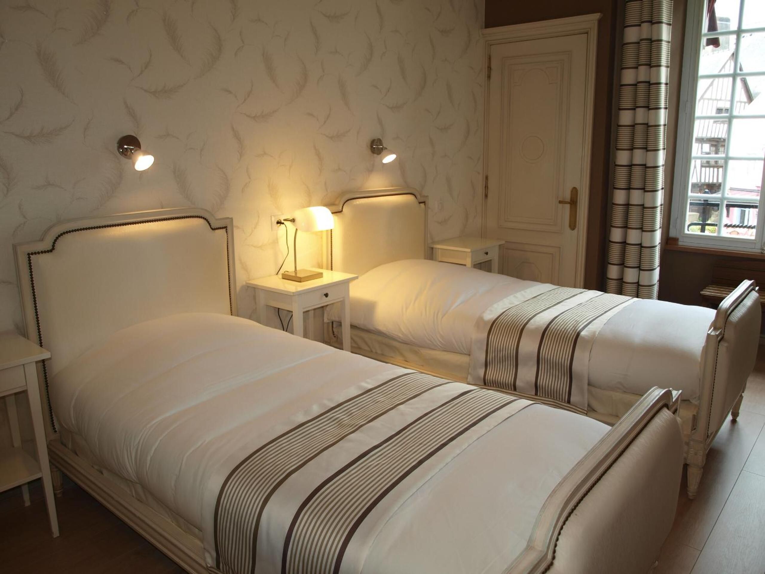 premium bedding, desk, blackout curtains, soundproofing