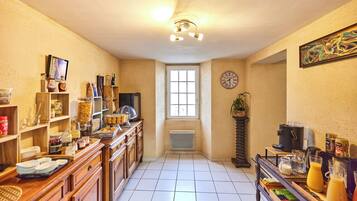 Daily buffet breakfast for a fee