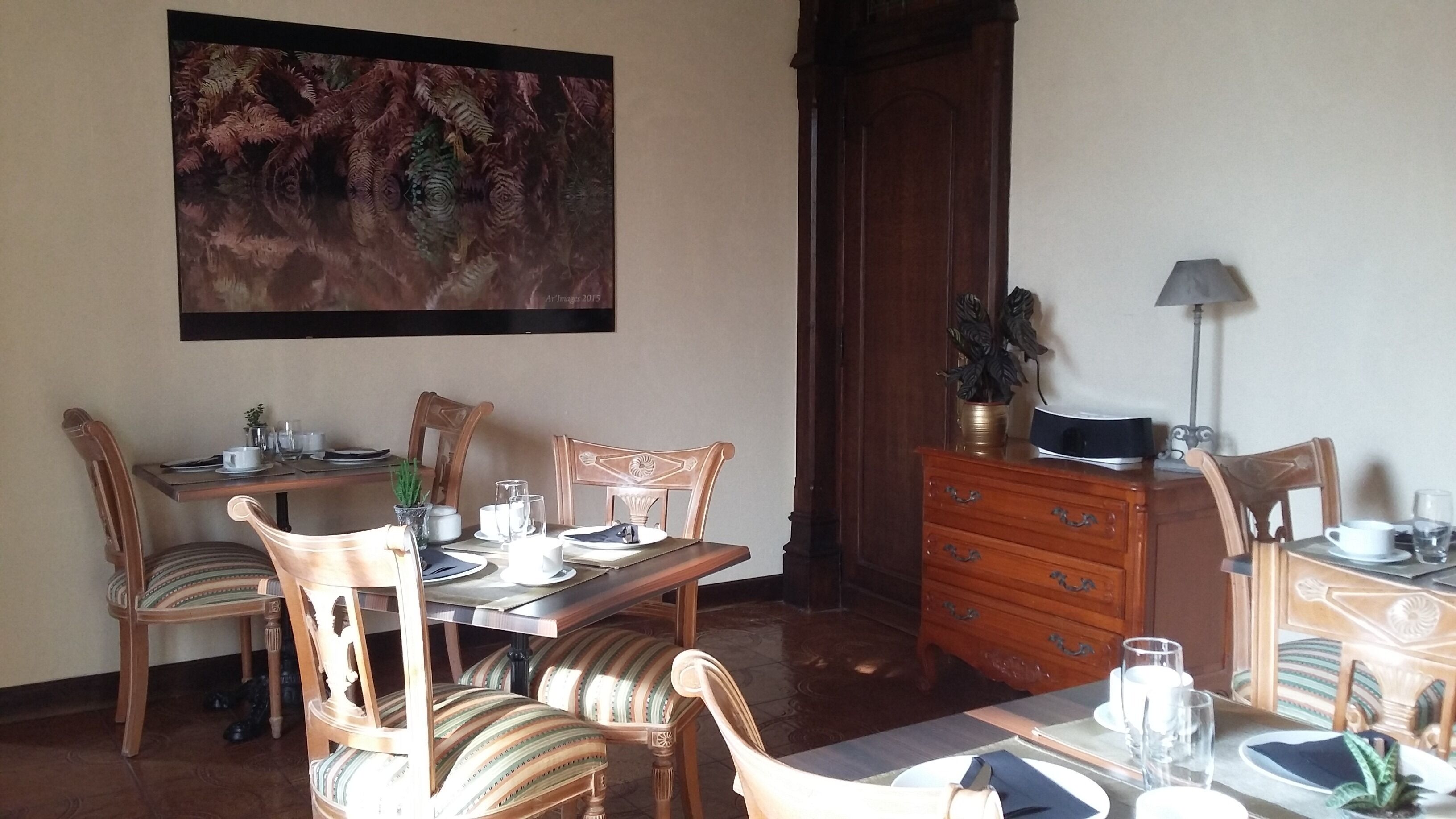 daily buffet breakfast for a fee