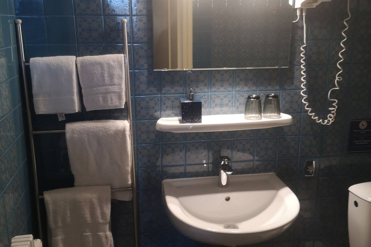 comfort room | bathroom | free toiletries, hair dryer, towels