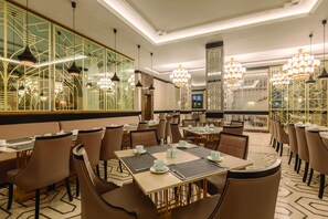 Der serveres morgenmad, frokost, aftensmad og brunch