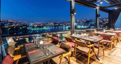 Ramada by Wyndham Istanbul Golden Horn