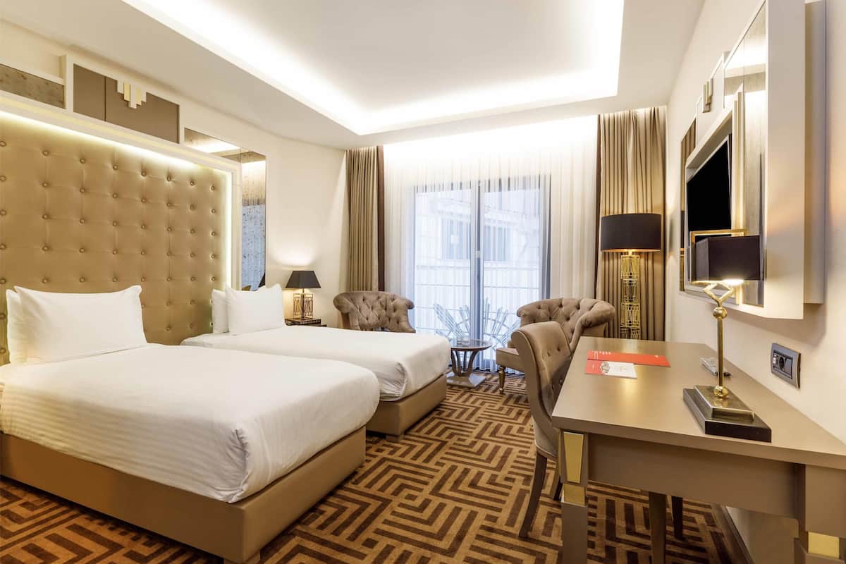 1 bedroom, premium bedding, down duvets, minibar