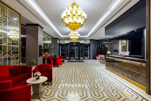 Lobby lounge - Ramada by Wyndham Istanbul Golden Horn (Istanbul)