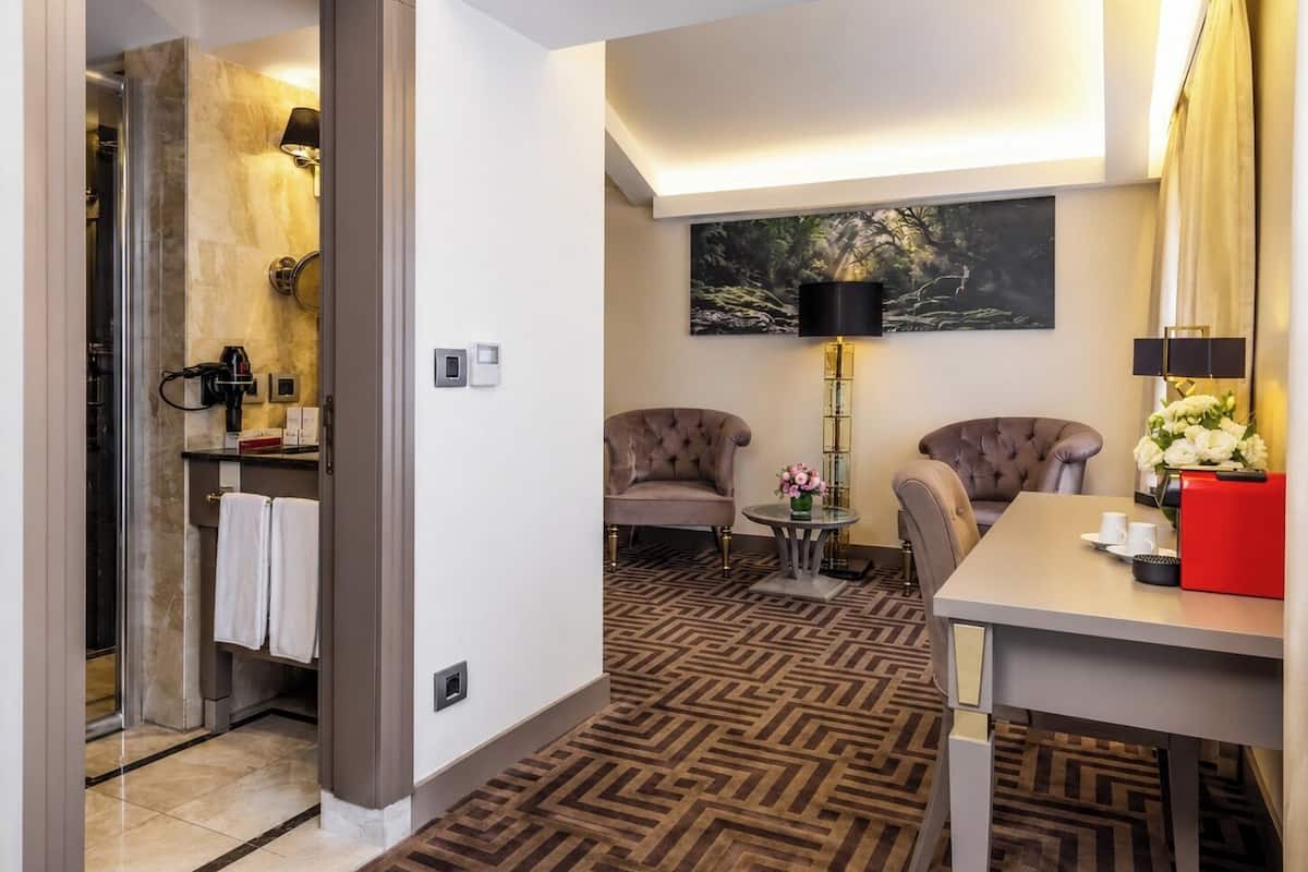 Junior Suite, 1 King Bed | Terrace/patio