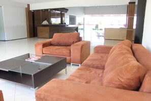 Lobby sitting area - Aram Premium (Juazeiro do Norte)