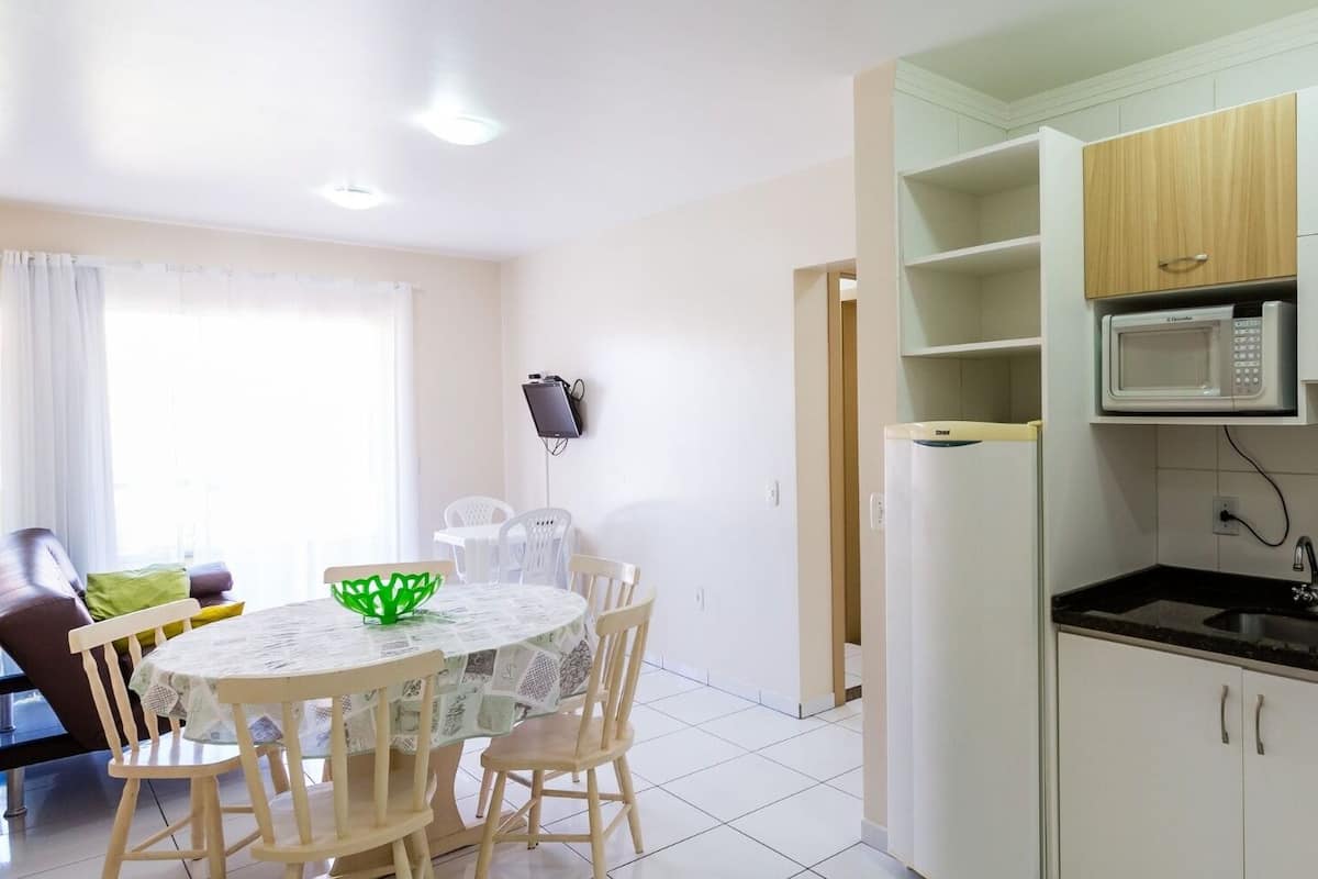 Apartamento Lateral | Living room | Flat-screen TV
