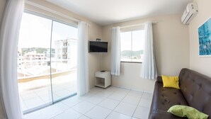 Unclassified image, 2 of 32, button - Residencial Dona Naime (Bombinhas)
